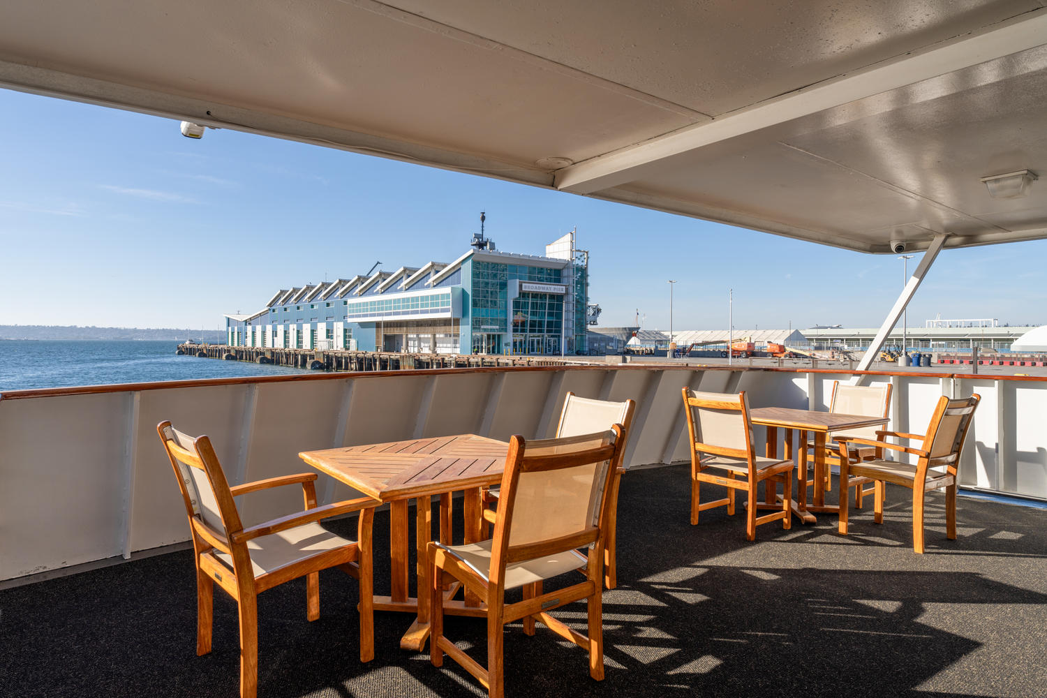 Mid Deck – Aft Outdoor Seating | A great spot for city views.