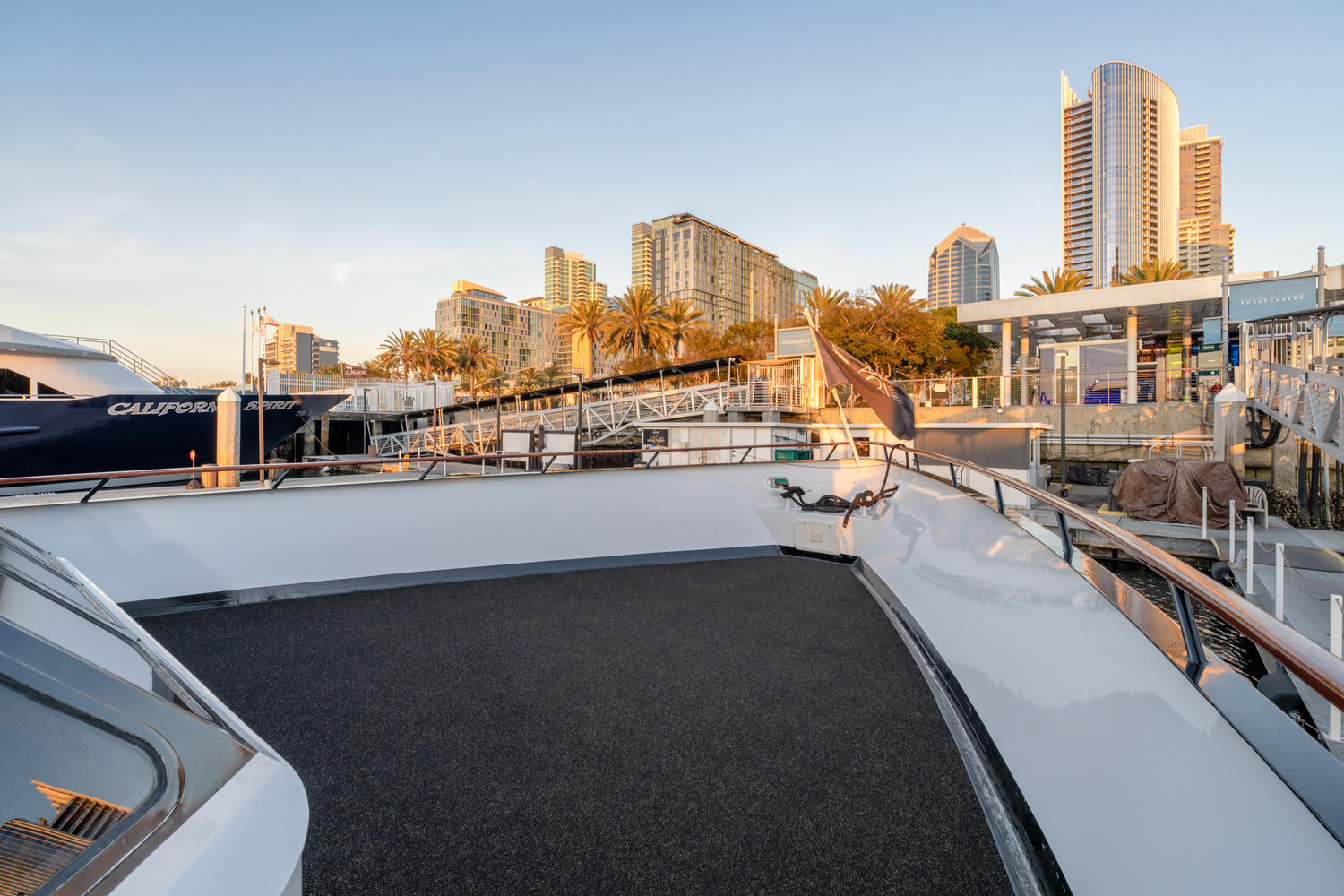 Main Deck Bow – Forward View | Open and scenic.