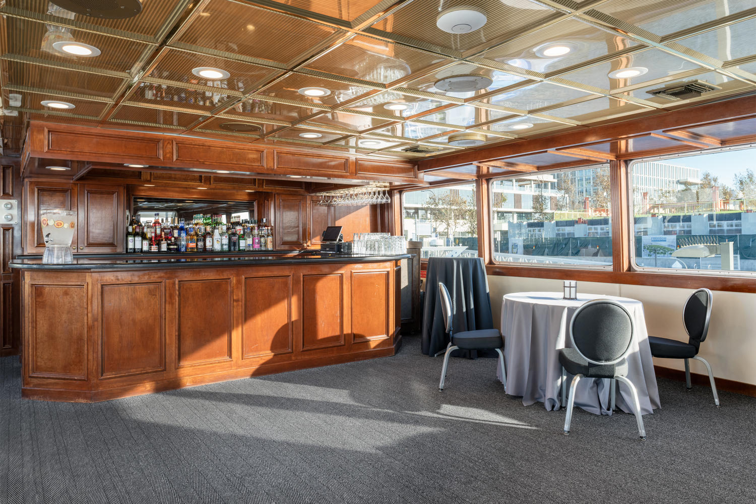 Mid Deck – Full-Service Bar | Well-stocked and ready for guests.